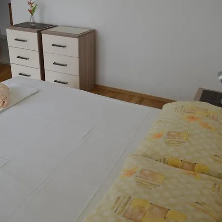 Apartment Dane Makarska