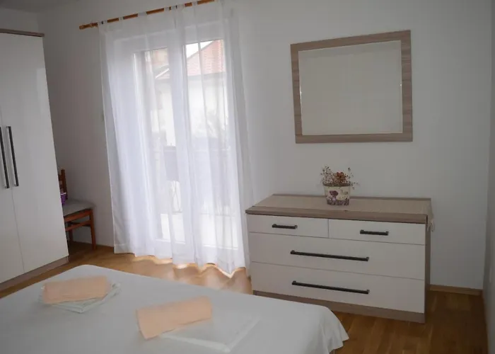 Dane Макарська